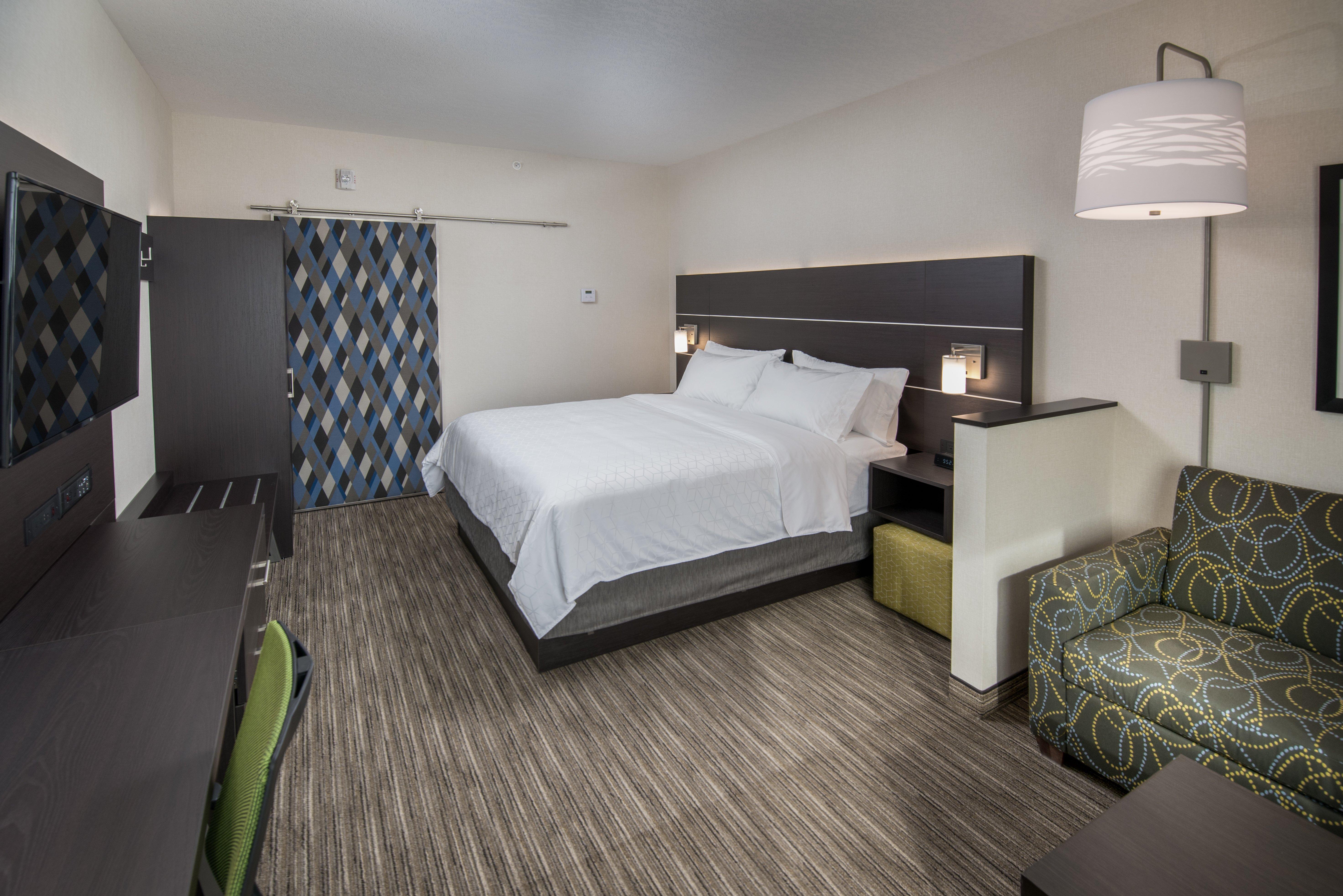 Holiday Inn Express & Suites - Saskatoon East - University By Ihg Exterior photo